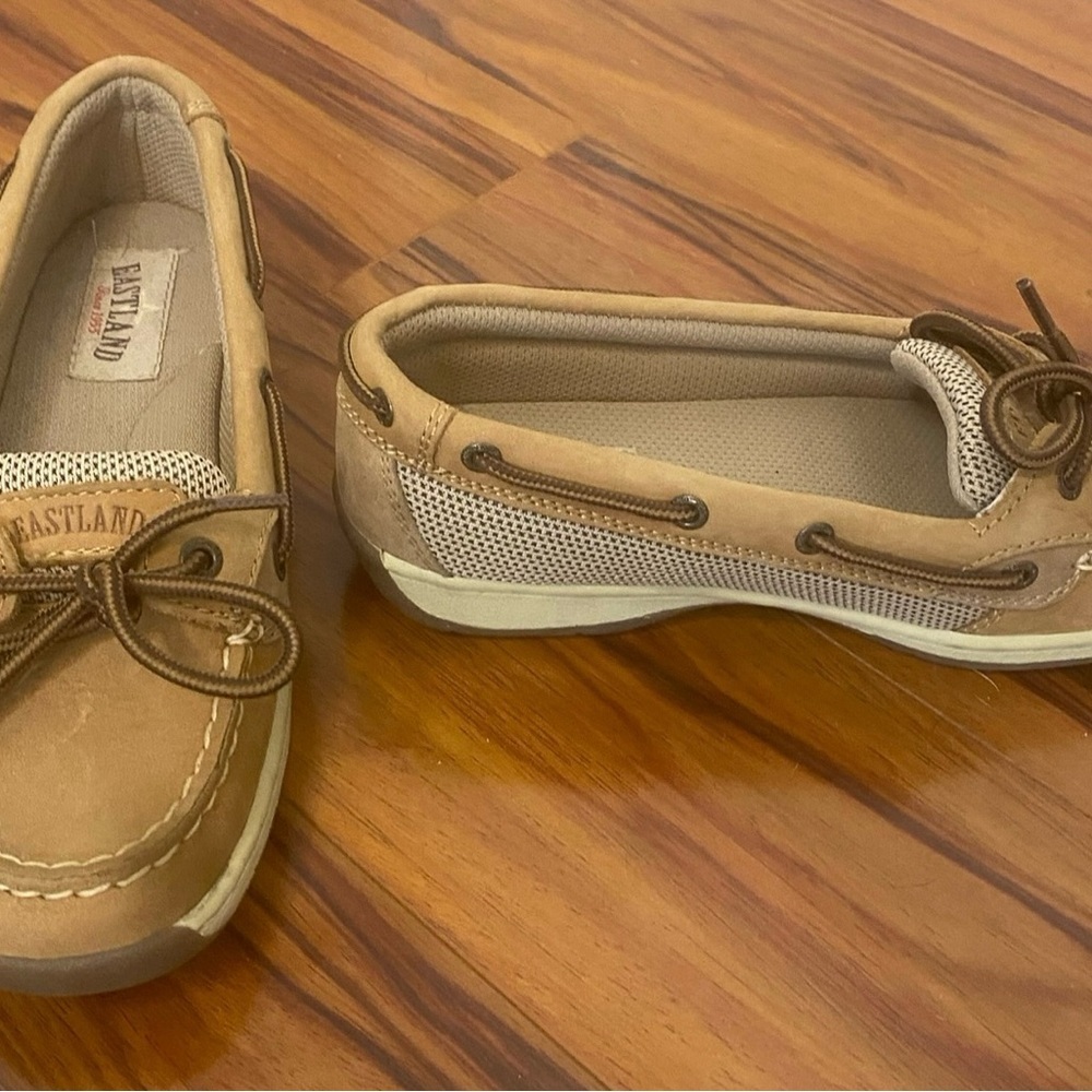 Eastland Women's Brown Loafers - Picture 2 of 4